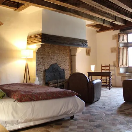 Verteuil-sur-charente, 6 Pieces, 11 Personnes - Fr-1-653-5 Сasa de vacaciones *