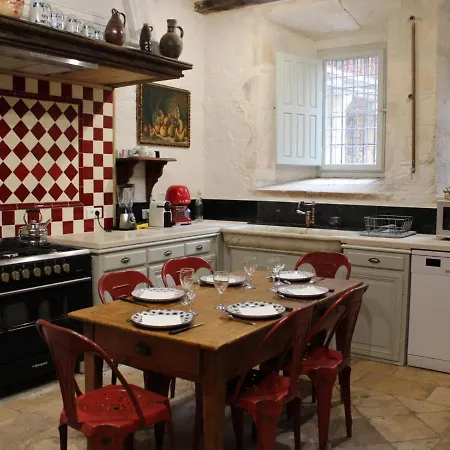 Verteuil-sur-charente, 6 Pieces, 11 Personnes - Fr-1-653-5 Сasa de vacaciones