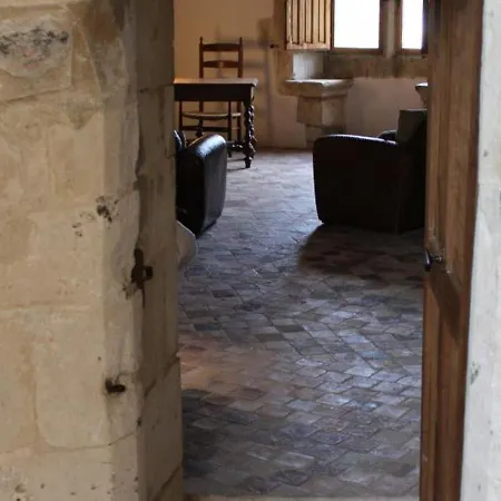 Verteuil-sur-charente, 6 Pieces, 11 Personnes - Fr-1-653-5